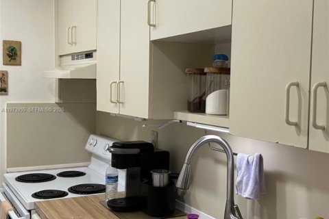 Купить кондоминиум в Майами, Флорида 2 спальни, 78.04м2, № 2033678 - фото 4