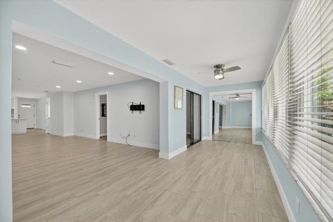 House in Clearwater, Florida 2 bedrooms, 106.84 sq.m. № 1841612 - photo 6