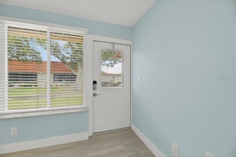 House in Clearwater, Florida 2 bedrooms, 106.84 sq.m. № 1841612 - photo 4