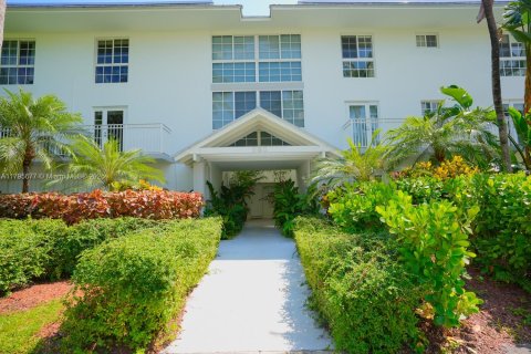Condo in Key Biscayne, Florida, 3 bedrooms  № 1737939 - photo 29