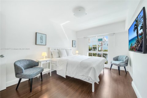Condo in Key Biscayne, Florida, 3 bedrooms  № 1737939 - photo 18