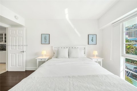 Condo in Key Biscayne, Florida, 3 bedrooms  № 1737939 - photo 19