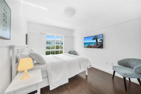 Condo in Key Biscayne, Florida, 3 bedrooms  № 1737939 - photo 17