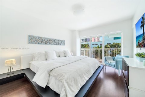 Condo in Key Biscayne, Florida, 3 bedrooms  № 1737939 - photo 12
