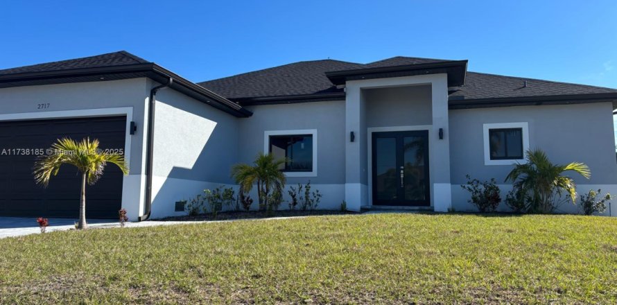 Villa ou maison à Cape Coral, Floride 4 chambres, 187.29 m2 № 1763990