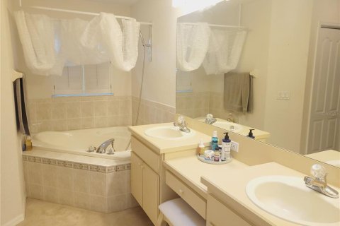 House in Spring Hill, Florida 3 bedrooms, 172.43 sq.m. № 1916321 - photo 22
