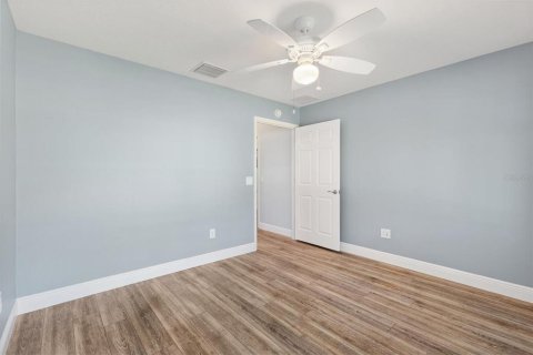 Casa en venta en The Villages, Florida, 3 dormitorios, 179.3 m2 № 1795327 - foto 18