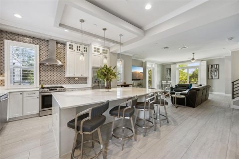 Townhouse in Winter Garden, Florida 3 bedrooms, 208.29 sq.m. № 2220491 - photo 14