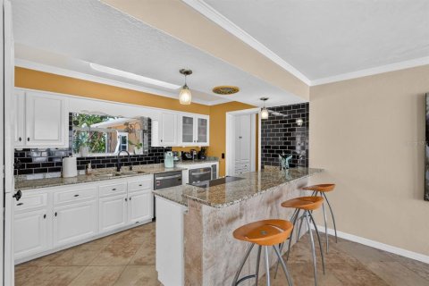 House in Daytona Beach, Florida 5 bedrooms, 512.91 sq.m. № 2360703 - photo 12