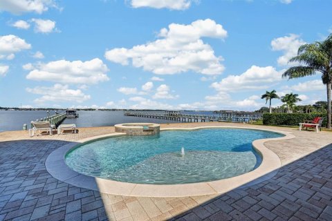 Casa en Daytona Beach, Florida 5 dormitorios, 512.91 m2 № 2360703