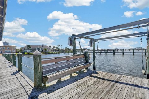 House in Daytona Beach, Florida 5 bedrooms, 512.91 sq.m. № 2360703 - photo 8