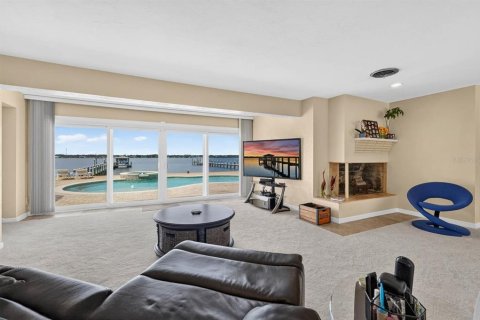 House in Daytona Beach, Florida 5 bedrooms, 512.91 sq.m. № 2360703 - photo 11