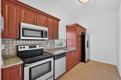 House in Daytona Beach, Florida 5 bedrooms, 512.91 sq.m. № 2360703 - photo 28