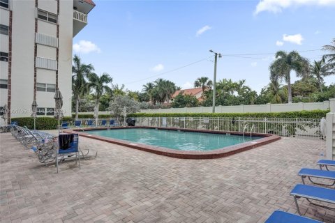 Copropriété à louer à Hallandale Beach, Floride: 2 chambres, 111.48 m2 № 2052639 - photo 30