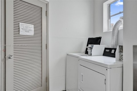 Copropriété à louer à Hallandale Beach, Floride: 2 chambres, 111.48 m2 № 2052639 - photo 27