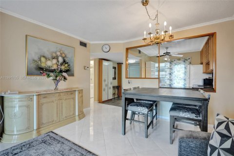 Copropriété à louer à Hallandale Beach, Floride: 2 chambres, 111.48 m2 № 2052639 - photo 22