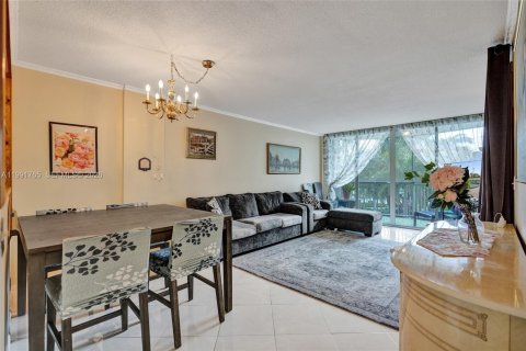 Copropriété à louer à Hallandale Beach, Floride: 2 chambres, 111.48 m2 № 2052639 - photo 24