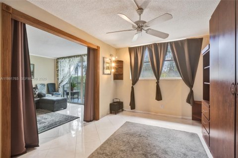 Copropriété à louer à Hallandale Beach, Floride: 2 chambres, 111.48 m2 № 2052639 - photo 14