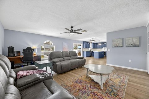 House in Riverview, Florida 4 bedrooms, 278.52 sq.m. № 2097076 - photo 15