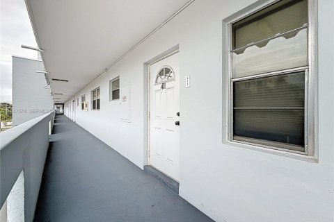 Снять в аренду кондоминиум в Халландейл-Бич, Флорида 2 спальни, 95.41м2, № 2003776 - фото 7