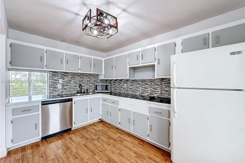 Снять в аренду кондоминиум в Халландейл-Бич, Флорида 2 спальни, 95.41м2, № 2003776 - фото 13