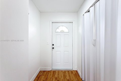 Снять в аренду кондоминиум в Халландейл-Бич, Флорида 2 спальни, 95.41м2, № 2003776 - фото 9