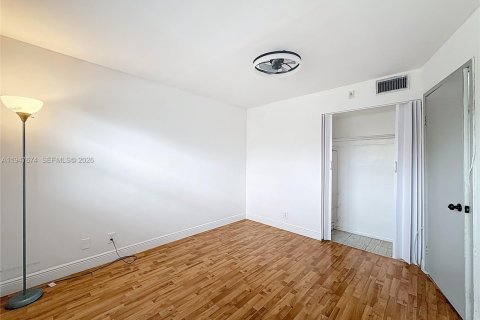 Снять в аренду кондоминиум в Халландейл-Бич, Флорида 2 спальни, 95.41м2, № 2003776 - фото 23