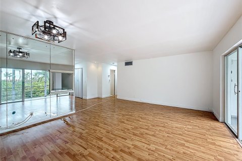 Снять в аренду кондоминиум в Халландейл-Бич, Флорида 2 спальни, 95.41м2, № 2003776 - фото 20