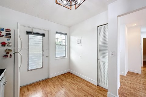 Снять в аренду кондоминиум в Халландейл-Бич, Флорида 2 спальни, 95.41м2, № 2003776 - фото 15