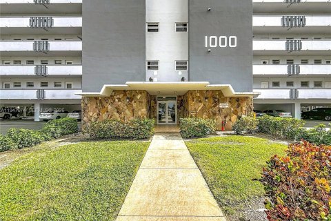 Снять в аренду кондоминиум в Халландейл-Бич, Флорида 2 спальни, 95.41м2, № 2003776 - фото 5