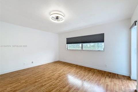 Снять в аренду кондоминиум в Халландейл-Бич, Флорида 2 спальни, 95.41м2, № 2003776 - фото 28