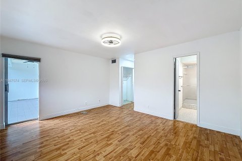 Снять в аренду кондоминиум в Халландейл-Бич, Флорида 2 спальни, 95.41м2, № 2003776 - фото 30