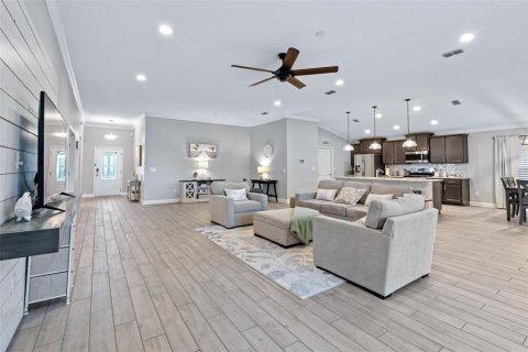Casa en venta en Bunnell, Florida, 3 dormitorios, 219.34 m2 № 1907919 - foto 4