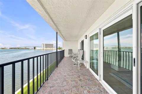 Condominio en venta en Clearwater, Florida, 2 dormitorios, 201.6 m2 № 2345077 - foto 19