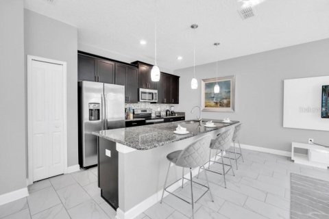 Touwnhouse à vendre à Kissimmee, Floride: 4 chambres, 177.81 m2 № 2118257 - photo 7