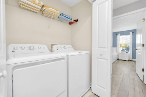Touwnhouse à vendre à Kissimmee, Floride: 4 chambres, 177.81 m2 № 2118257 - photo 24