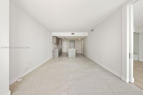 Condo in Miami, Florida, 2 bedrooms  № 2026852 - photo 20