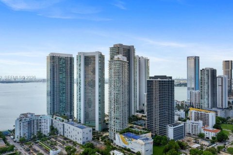 Condo in Miami, Florida, 2 bedrooms  № 2026852 - photo 28