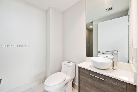 Condo in Miami, Florida, 2 bedrooms  № 2026852 - photo 24