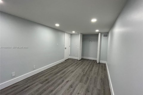 Condo in Davie, Florida, 2 bedrooms  № 2064336 - photo 11