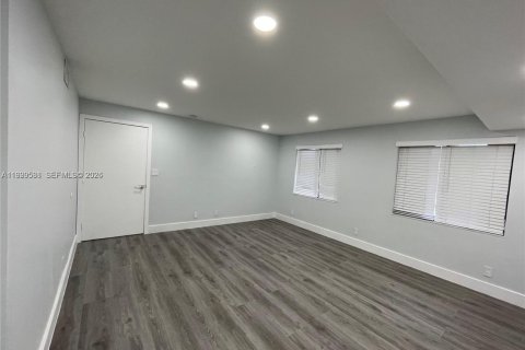 Condo in Davie, Florida, 2 bedrooms  № 2064336 - photo 13