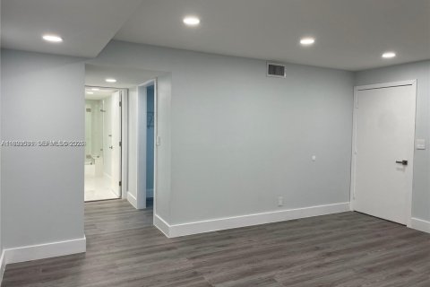 Condo in Davie, Florida, 2 bedrooms  № 2064336 - photo 12