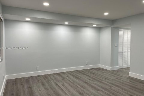 Condo in Davie, Florida, 2 bedrooms  № 2064336 - photo 14