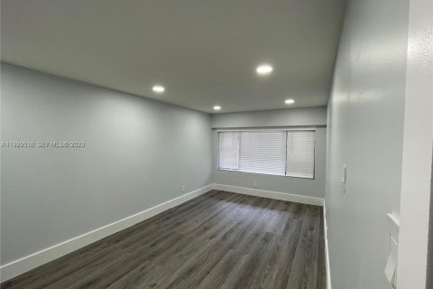 Condo in Davie, Florida, 2 bedrooms  № 2064336 - photo 10