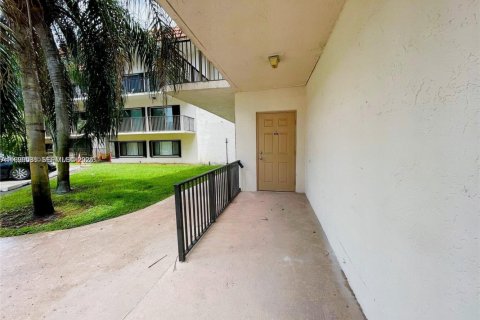 Condo in Davie, Florida, 2 bedrooms  № 2064336 - photo 19
