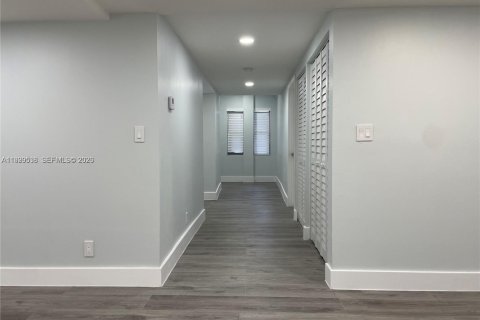 Condo in Davie, Florida, 2 bedrooms  № 2064336 - photo 8