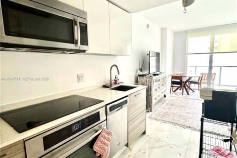Condo in Miami, Florida  № 2088118 - photo 6