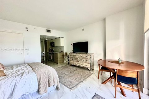 Condo in Miami, Florida  № 2088118 - photo 3