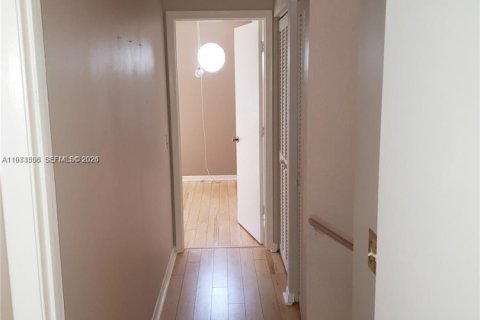 Townhouse in Hypoluxo, Florida 2 bedrooms, 104.79 sq.m. № 2033304 - photo 16