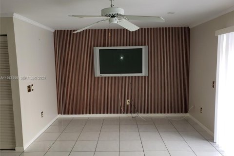 Townhouse in Hypoluxo, Florida 2 bedrooms, 104.79 sq.m. № 2033304 - photo 9